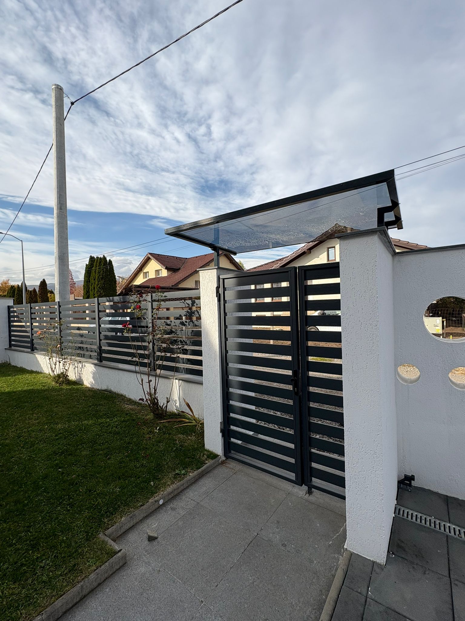 Urban Privacy Solution - Via Fortis Aluminium Fencing Installation Project